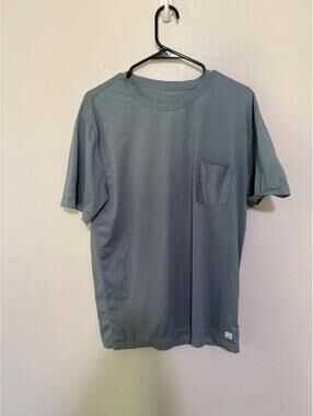 Vuori men’s tradewind performance t shirt size large